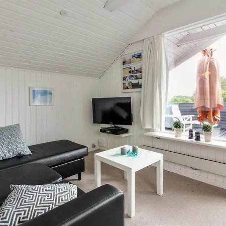 Halli - 700m From The Sea By Interhome *